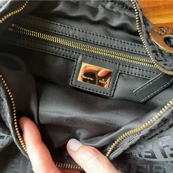 Fendi // vintage Big Tuc Zucchino shoulder bag - Picture 11 of 15